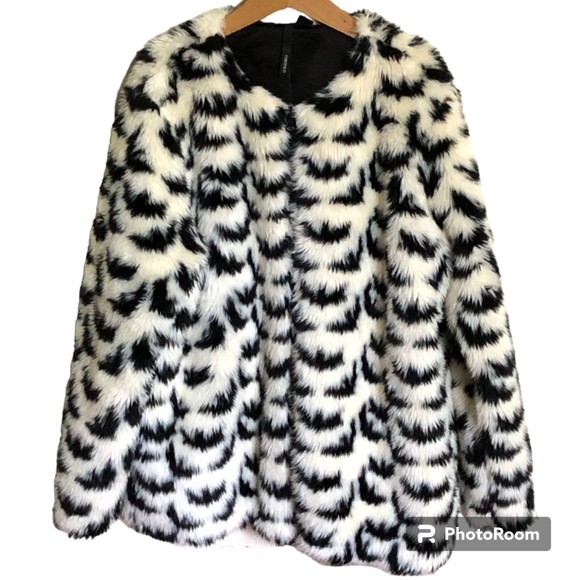 Forever 21 Jackets & Blazers - Forever 21 Rare Bat Faux Fur Coat Zip Women's Jacket Halloween Goth Size M